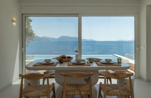 Aktio-Vonitsa Villa | Villa Mia Terra Stunning Beachfront Villa