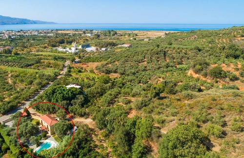 Kolymbari Villa | Villa Miguela: Large Private Pool, A/C, WiFi, Eco-Friendly - 2303