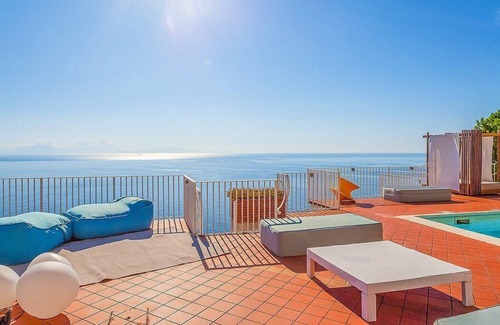 Ravello Villa | Villa Milena: A splendid and luminous two-story villa located on the high coast in front of the sea, with Free WI-FI.