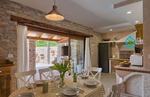 Sajini Villa | Villa Milica for 6 people - pet friendly eco house with private pool