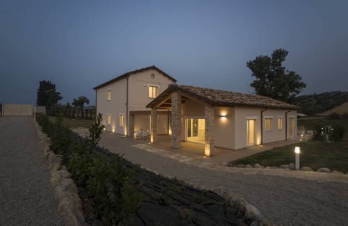 Notaresco House | VILLA MILLI- Pratiuno apartment