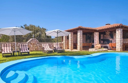 Oasis Villa | Villa Milon - Holiday villa rental with private pool in Crete