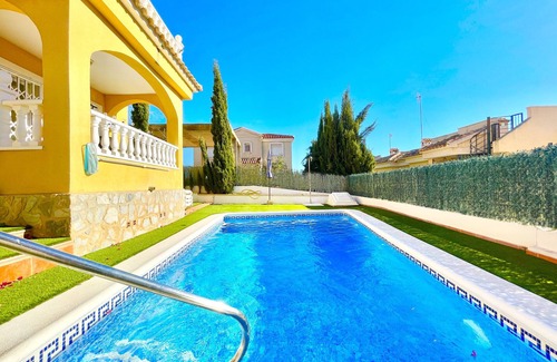 Pinar de Campoverde Villa | Villa Mimosa Pinar de Campoverde by Villas&You