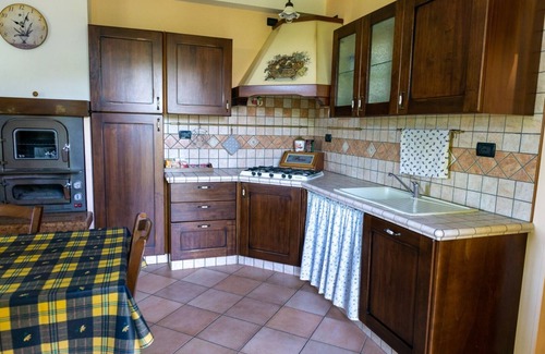 Ponte Rio Apartment | Villa Mimosa nestled in the Marche countryside just 5km from the sea!