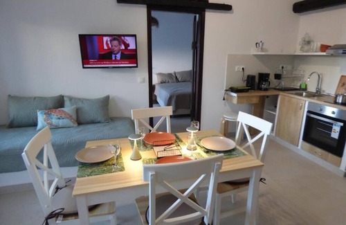 Poros Apartment | Villa Mimosa Poros Beachfront Apartment