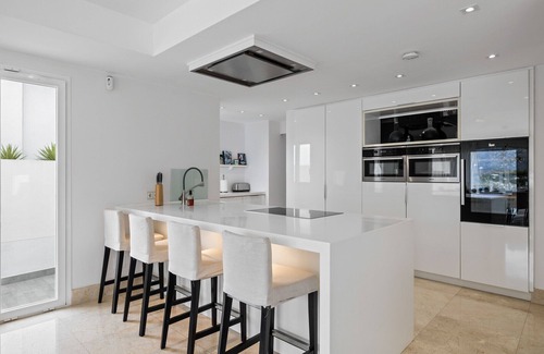 Nueva Andalucia Villa | Villa Miramar - 5 bed Family Villa in Aloha