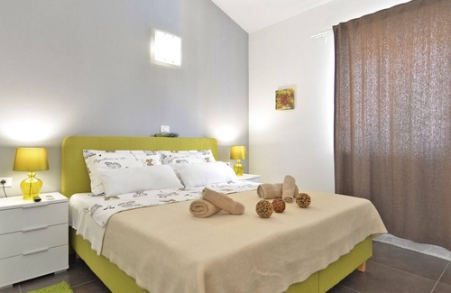 Muzini Villa | Villa Mirjana - Six Bedroom Villa, Sleeps 12