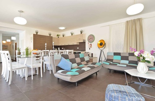 Muzini Villa | Villa mit Pool und Klimaanlage