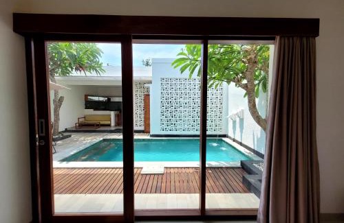 Senggigi Villa | Villa Moana Sari