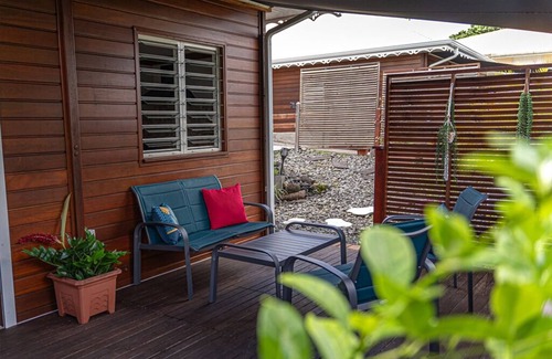 Baie-Mahault Villa | Villa Moderne Dans un Jardin Tropical, Havre de Paix, Emplacement Central