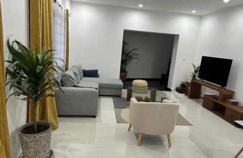 Ambohibao Villa | Villa moderne securisee 24H sur 7J