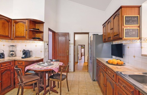 Mem Moniz House | Villa 'Monte Do Pataco' with Private Pool, Private Terrace and Wi-Fi