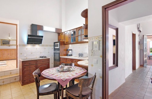 Mem Moniz House | Villa 'Monte Do Pataco' with Private Pool, Private Terrace and Wi-Fi