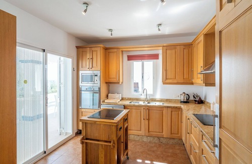 Vinuela Villa | Villa Monterosa with Lake and Mountain View, Pool, Garden & Wi-Fi
