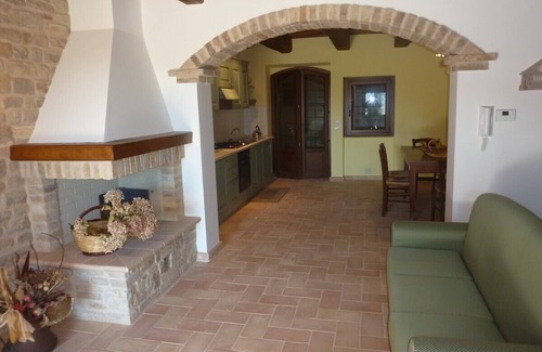 Montedinove Villa | Villa Monti - Private countryside villa with pool