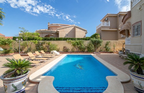 Rojales Villa | Villa Mopsi with Pool, Wi-Fi, A/C & Terrace