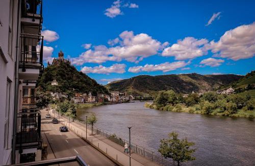 Cochem Apartment | Villa Moselufer, schönste Aussicht, Luxuriös, Netflix, Burg Cochem