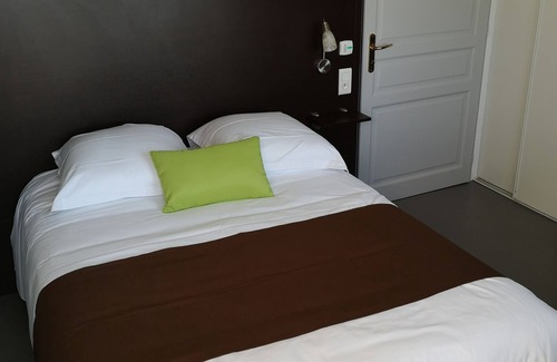 Stenay Hotel | Villa Motel
