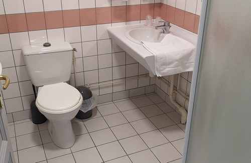 Stenay Hotel | Villa Motel