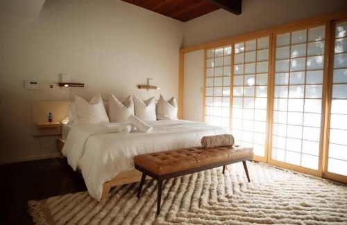 Los Angeles House | Villa Mountain Getaway with a Pool Hot Tub 5 Beds