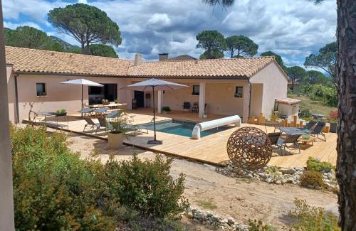 Moureze Villa | Villa MOUREZEVA