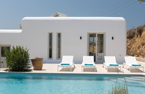 Naxos Town Villa | Villa Moustaki in Naxos Island