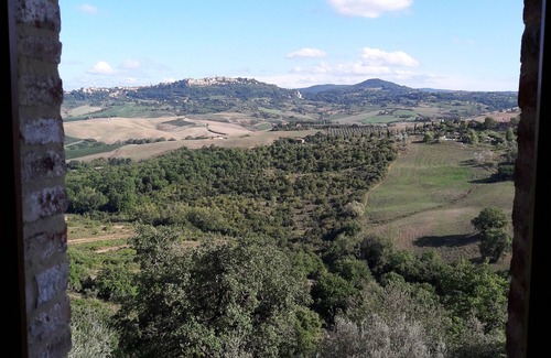 Montefollonico House | Villa Mulinello, secluded, panoramic view over Montepulciano valley.