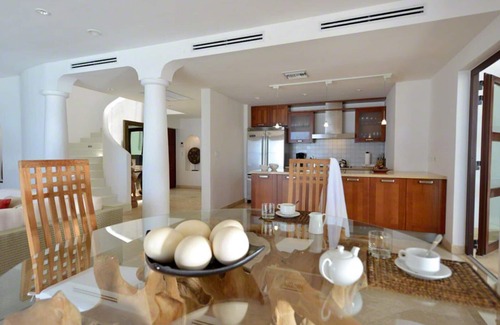 Plum Bay Villa | VILLA MUMBAI ST MARTIN - Luxury 3 Bedroom Beach Front Villa Located in Cupecoy