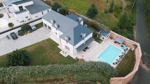 Saint-Saturnin Bed & Breakfast | Villa MY le Mans