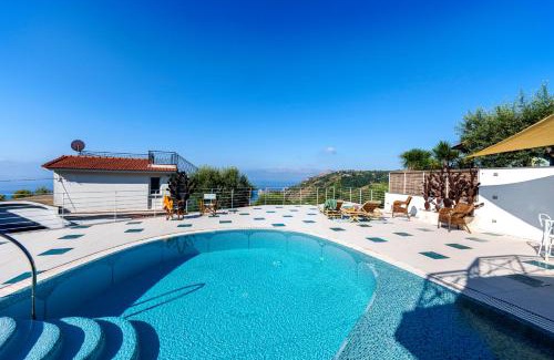 Sant'Agata sui Due Golfi Villa | Villa MyHeart