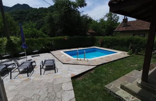 Teteven House | Villa Nanevi