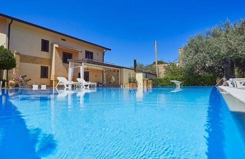 Sant'Onofrio Villa | Villa Natino with private swimming pool and garden