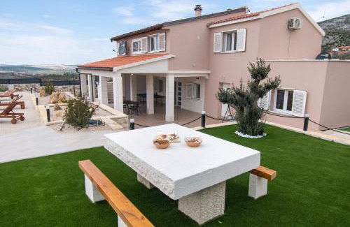 Danilo Villa | Villa Natura Piedra