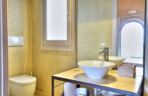 Caltagirone Villa | Villa Navelina: A characteristic and welcoming one-story villa in a quiet position, surrounded by the Sicilian countryside, with Free WI-FI.