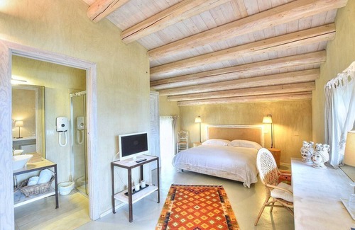 Caltagirone Villa | Villa Navelina: A characteristic and welcoming one-story villa in a quiet position, surrounded by the Sicilian countryside, with Free WI-FI.