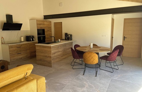 Anduze Villa | Villa'nduzienne, new villa in a quiet area, spacious and pleasant.