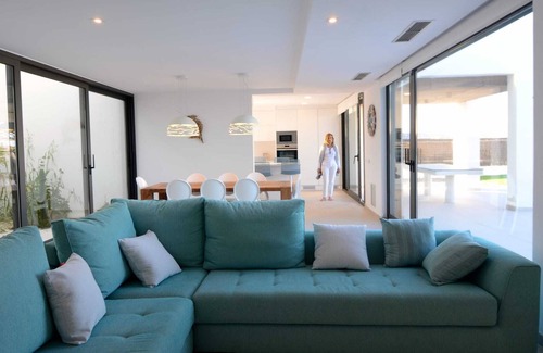 Mas Pinell Villa | Villa near Mas Pinell Beach with Private Pool