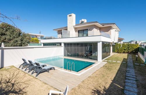 Dalyan Mahallesi House | Villa Near Alibostan Beach in Cesme - AWZ 106