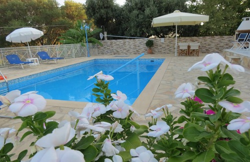 Ratzakli Villa | Villa near beach with Private Pool and Sea Views