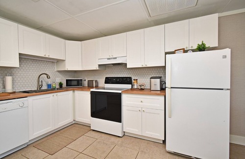 Clermont Condo | Villa near Disney, Universal, Golf, & Pickleball