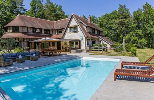 Nouan-sur-Loire Villa | Villa near Chambord and les Bordes Golf Club with swimming pool,