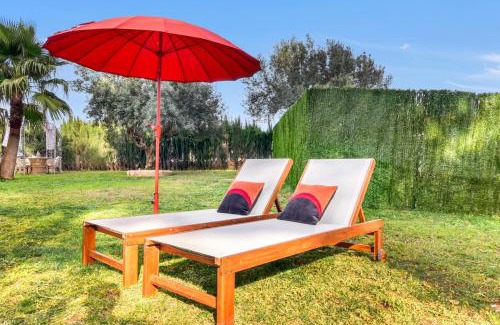 Manises Villa | Villa near Valencia 17PAX, Pool, Cinema, BBQ, KidsRoom