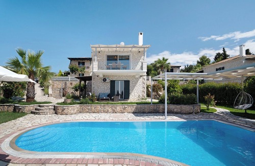 Tsoukaladhes Villa | "Villa Nefeli" with Sea View, Private Pool & Wi-Fi