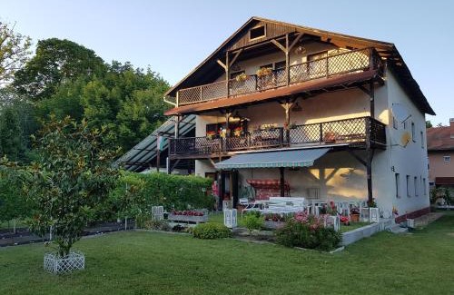 Balatonfoldvar Bed & Breakfast | Villa-Negra Retro Panzió
