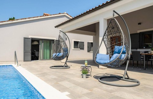 Becici House | Villa Nela