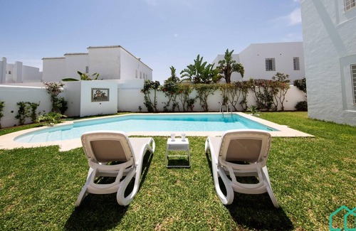 Gammarth Villa | Villa Neptune II Piscine et Jeux en bord de mer