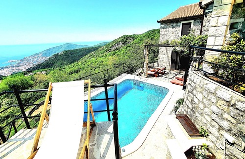 Lapcici Villa | Villa Nera