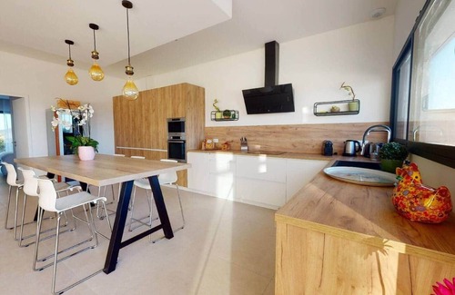 Saint-Maximin House | Villa Neuve Contemporaine SUR LES Hauteurs D'uzes Avec Piscine Chauffee