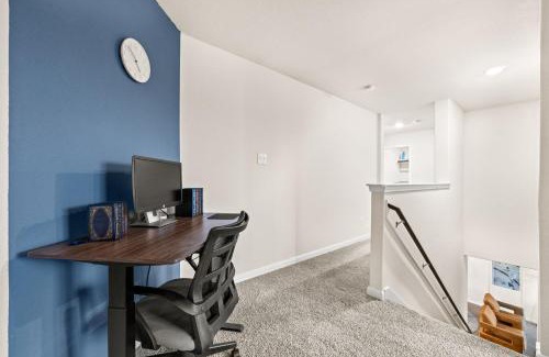 Dallas Apartment | Villa, Newly Built 5BR, Sleeps 13, Close to Dallas