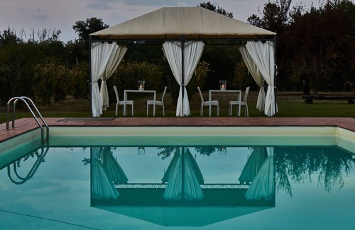 Orentano Villa | Villa Niccolai: Charming Tuscan Villa with Luxury Private Pool & Shading Park